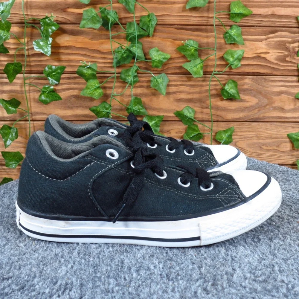 Converse Chuck Taylor All Star Street Kids Junior Sneaker Size 1 Athletic Black
